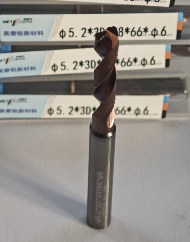 Ferramenta de corte de carburo sólido 3D / 5D revestida com refrigerante externo G φ5.2 x 3D x 28 x 66 x φ6mm
